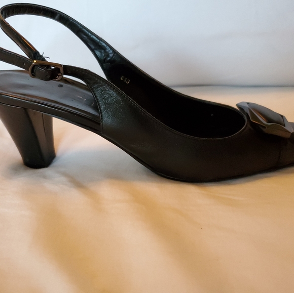 Vaneli leather dress shoe size 8 SS. - Picture 3 of 4